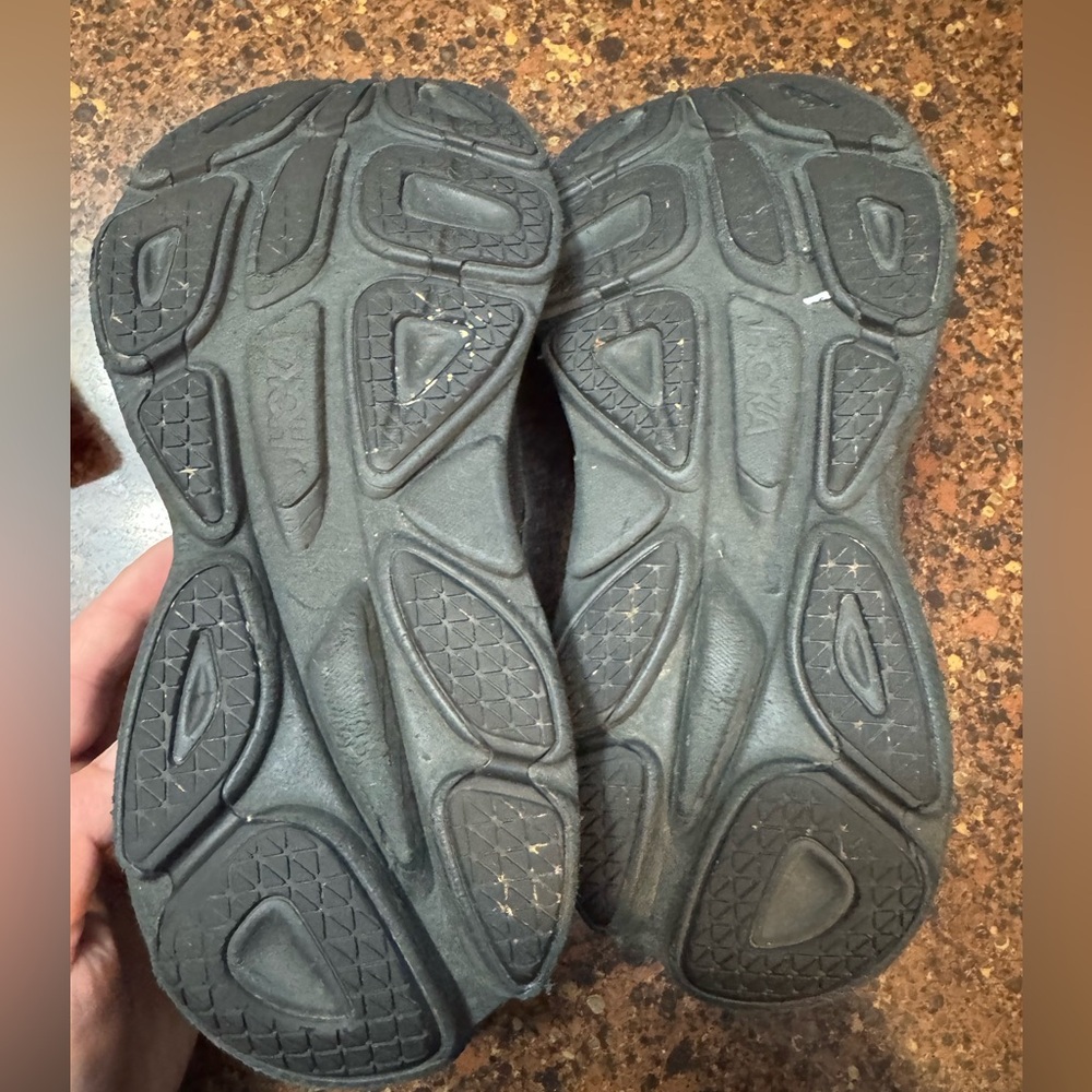 Hoka 10B Black